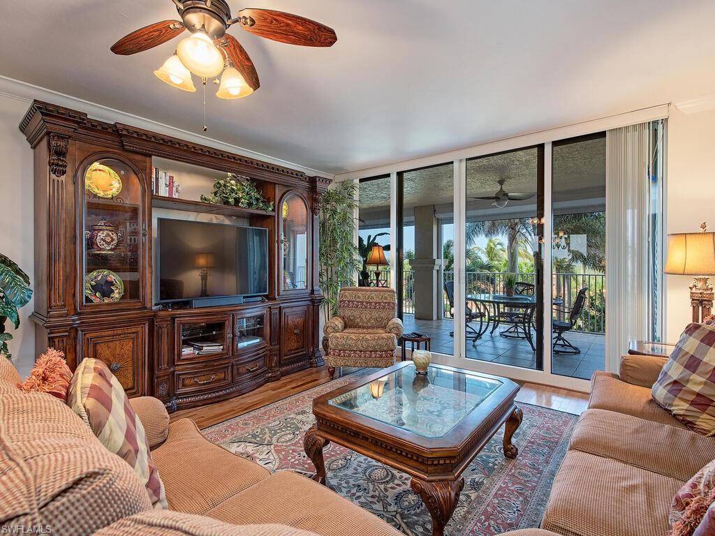 Naples, FL 34108,6597 NICHOLAS BLVD #405