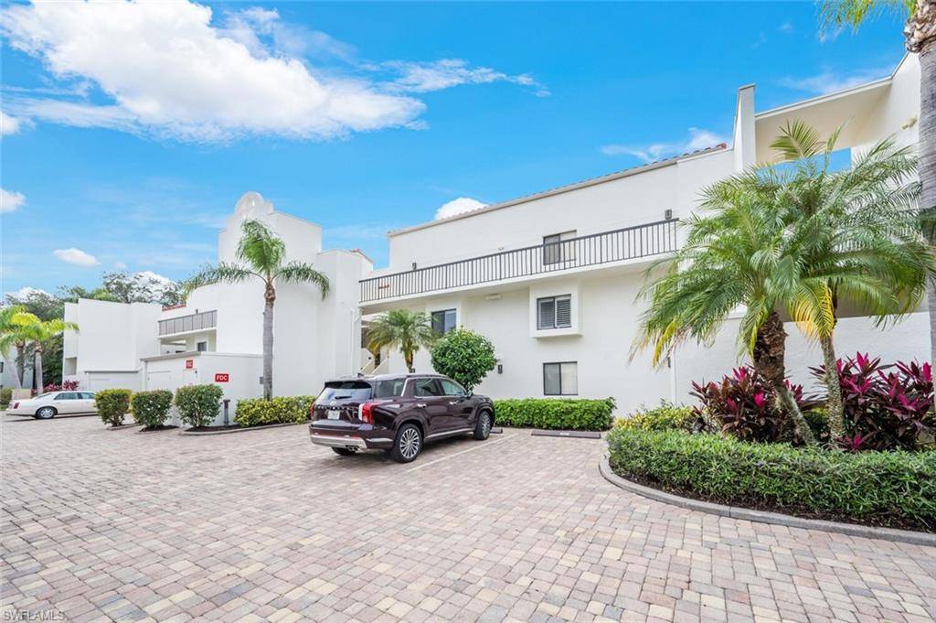 Naples, FL 34108,586 Beachwalk CIR #O-101