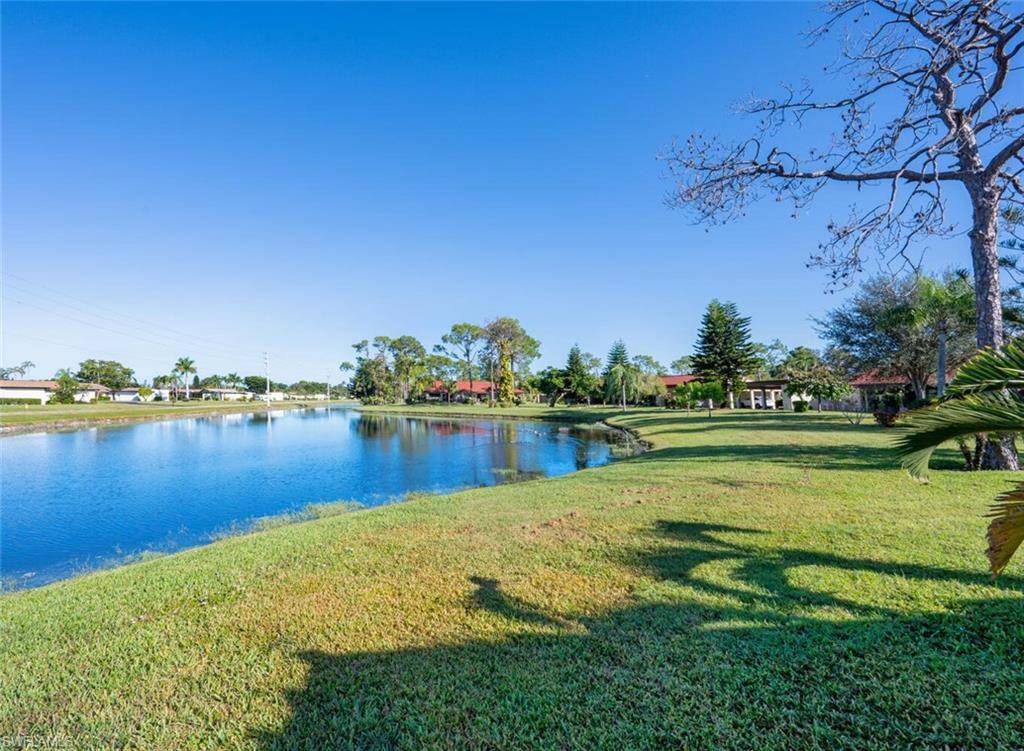 Naples, FL 34112,2065 Pine Isle LN #2065