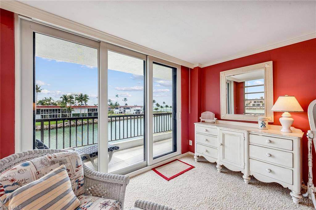 Naples, FL 34103,2304 Gulf Shore BLVD N #314