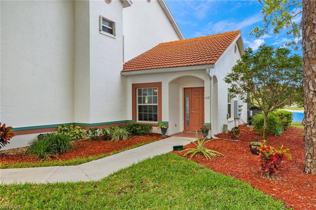 Naples, FL 34104,637 Windsor SQ #102