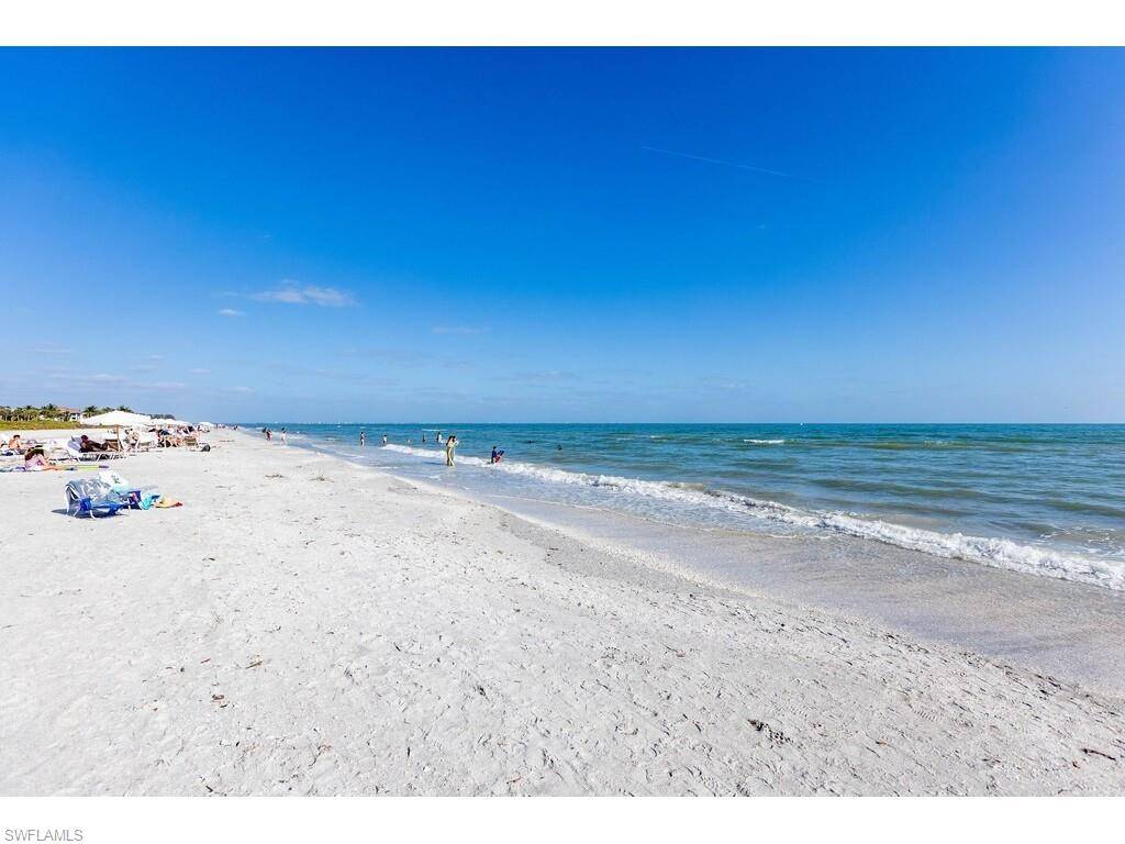 Sanibel, FL 33957,1501 Middle Gulf DR #D401