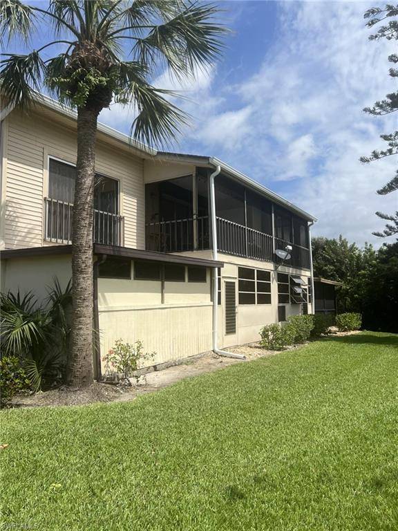 North Fort Myers, FL 33917,5707 Foxlake DR #2