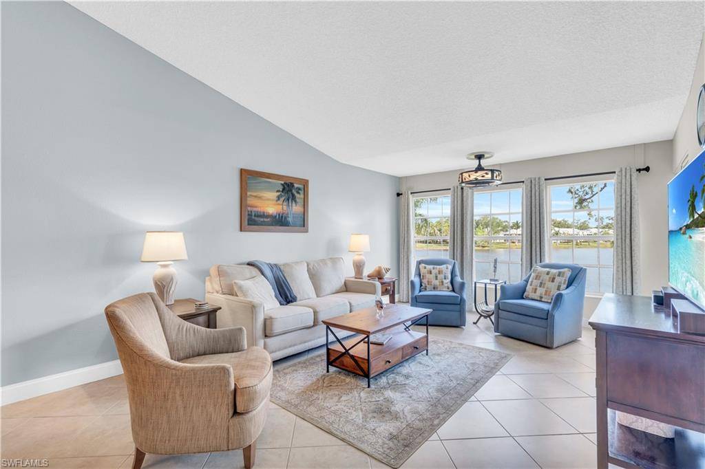 Naples, FL 34112,1712 Kings Lake BLVD #204