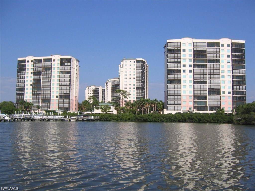 Naples, FL 34110,430 Cove Tower DR #302