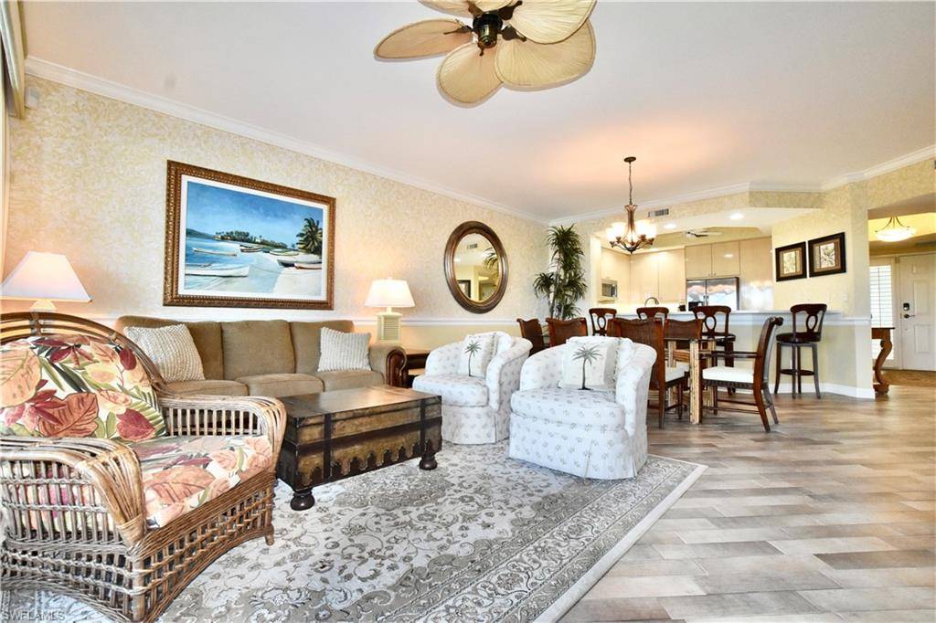 Naples, FL 34110,430 Cove Tower DR #302