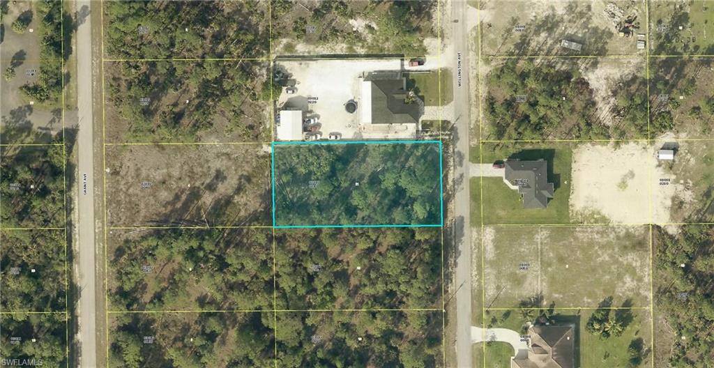 Lehigh Acres, FL 33972,817 Wellington AVE