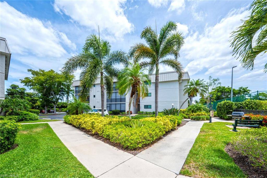 Naples, FL 34103,788 Park Shore DR #H36