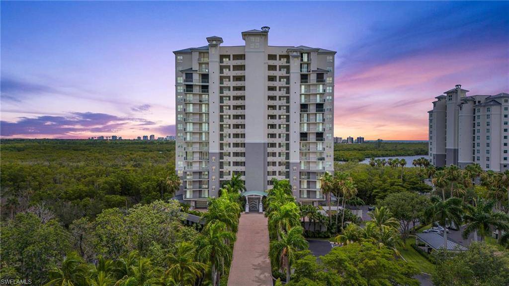 Naples, FL 34110,425 Cove Tower DR #602