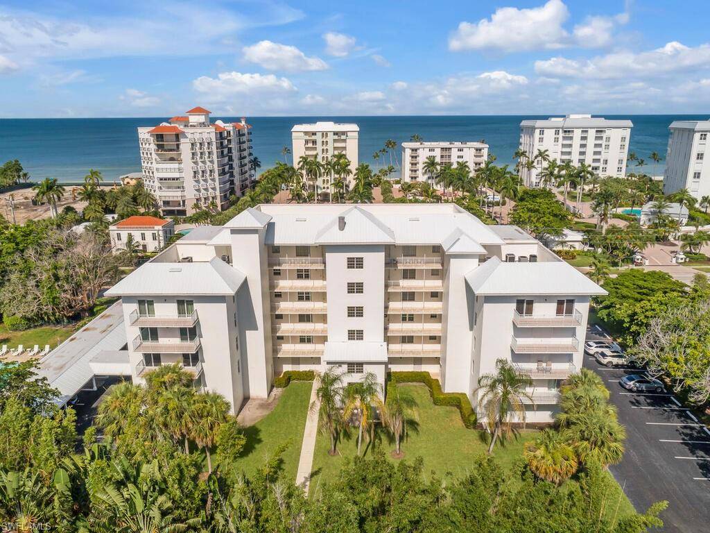 Naples, FL 34102,1200 Gulf Shore BLVD N #402