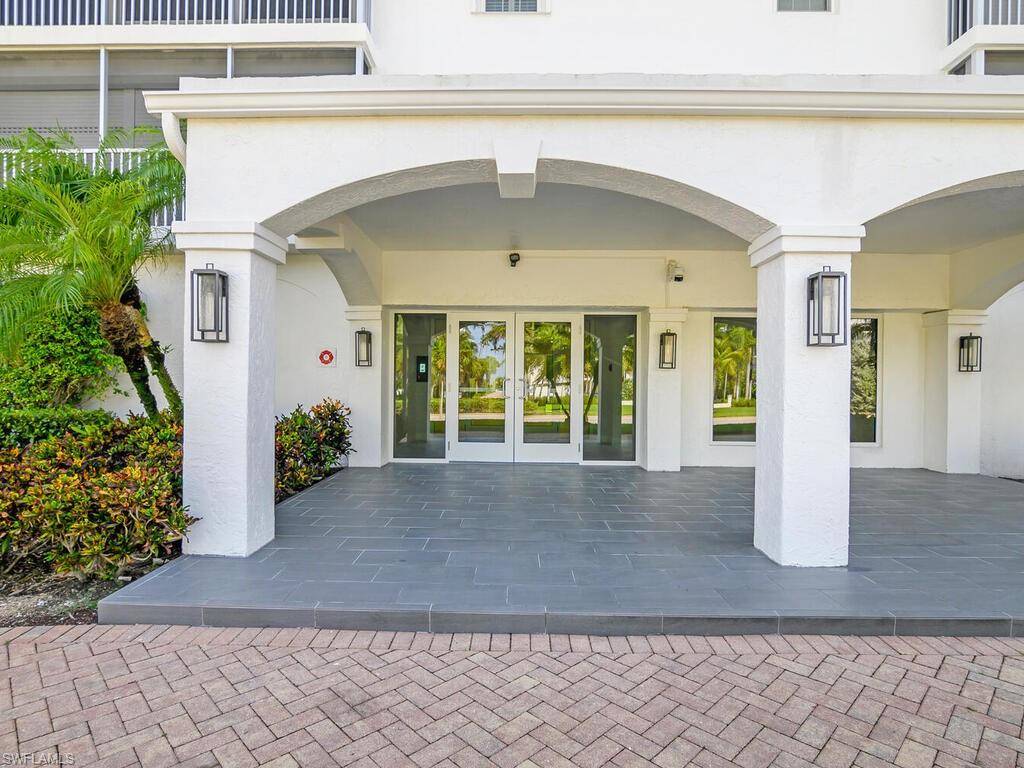 Naples, FL 34102,1200 Gulf Shore BLVD N #402