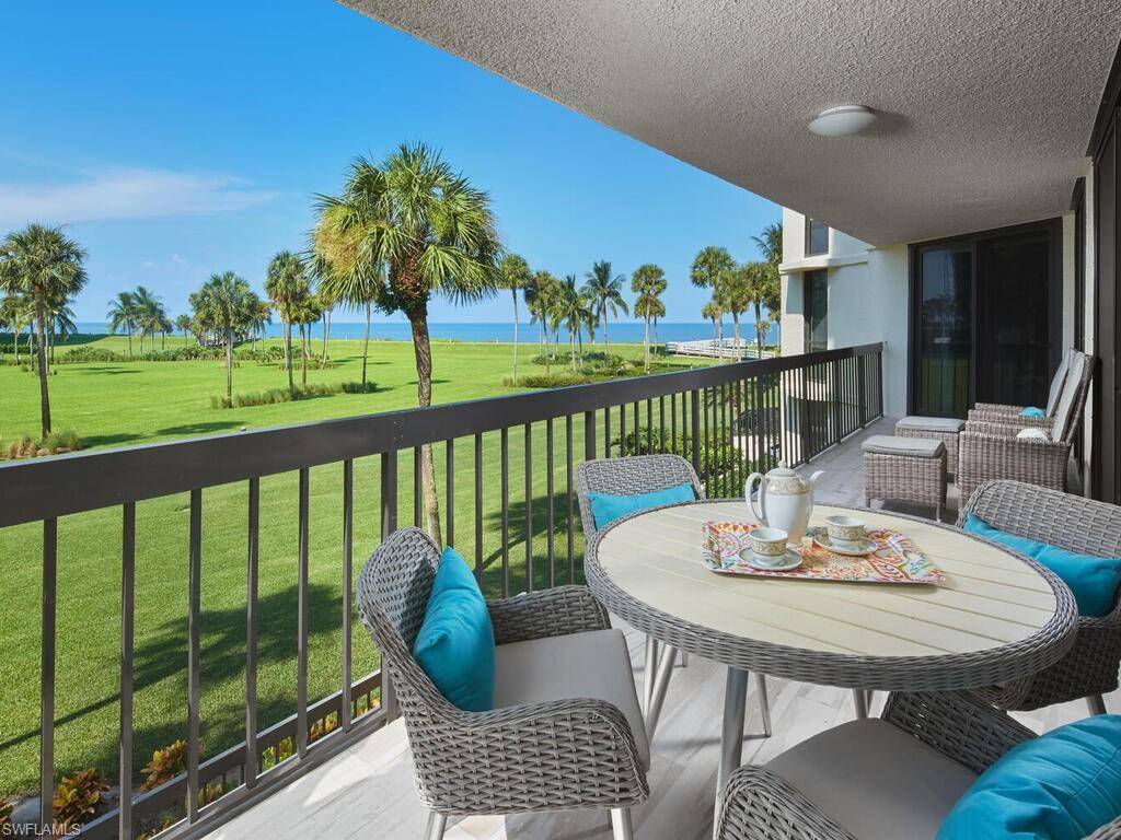 Naples, FL 34103,4551 Gulf Shore BLVD N #204