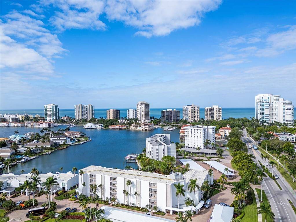 Naples, FL 34103,400 Park Shore DR #102