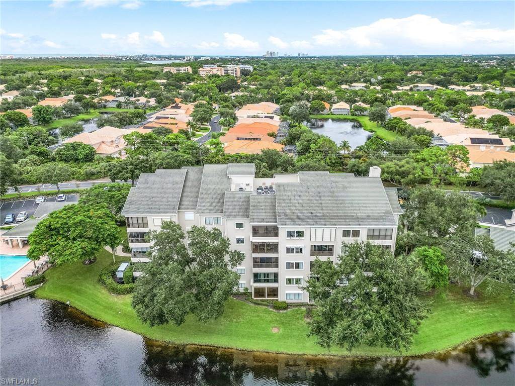 Naples, FL 34110,900 Arbor Lake DR #9-207