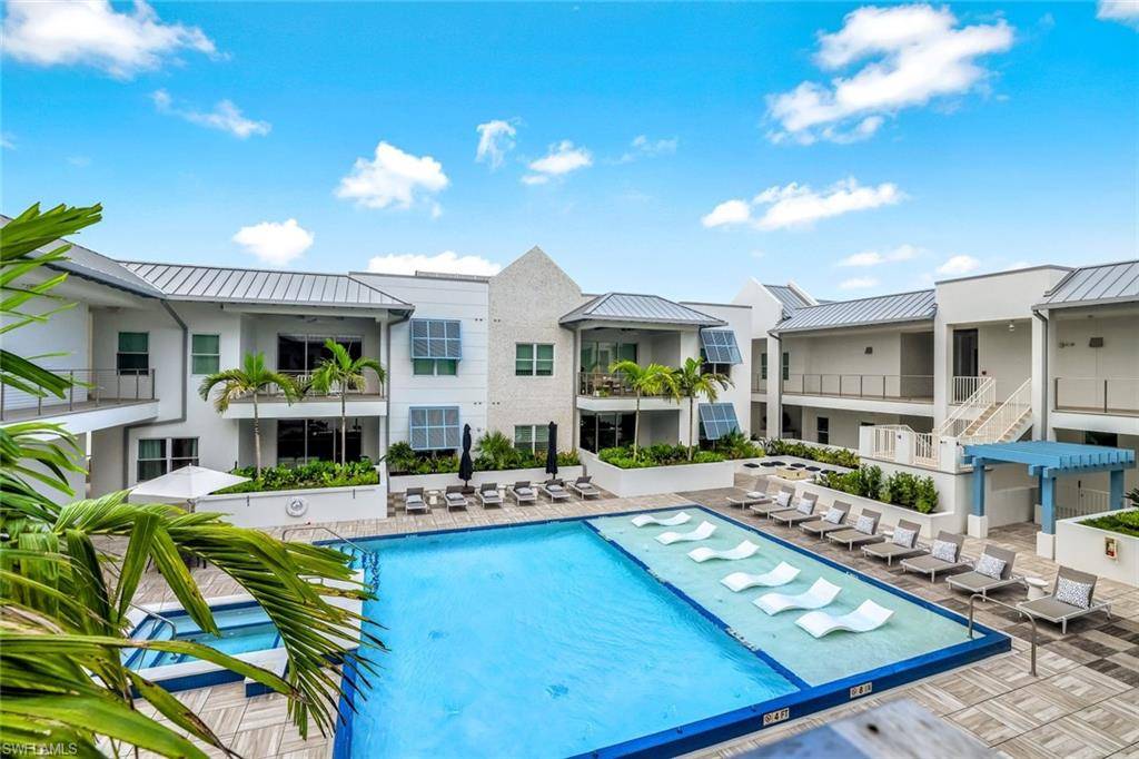 Naples, FL 34102,201 8th ST S #308