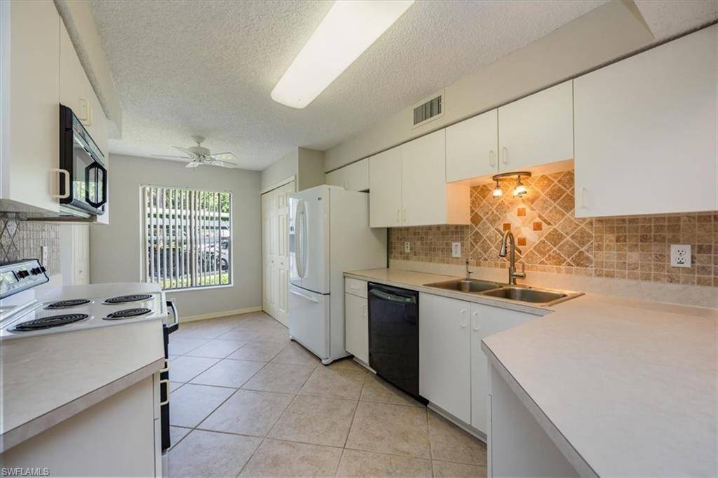 Bonita Springs, FL 34134,3920 Leeward Passage CT #101