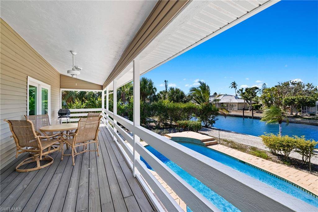 Sanibel, FL 33957,933 Whelk DR