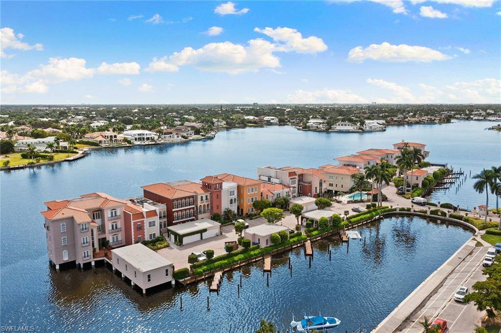 Naples, FL 34103,4000 Gulf Shore BLVD N #3200