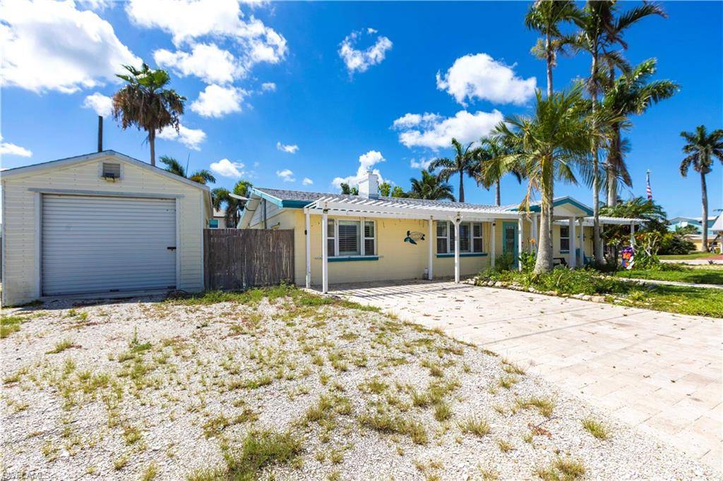 Matlacha, FL 33993,2631 Bayshore DR