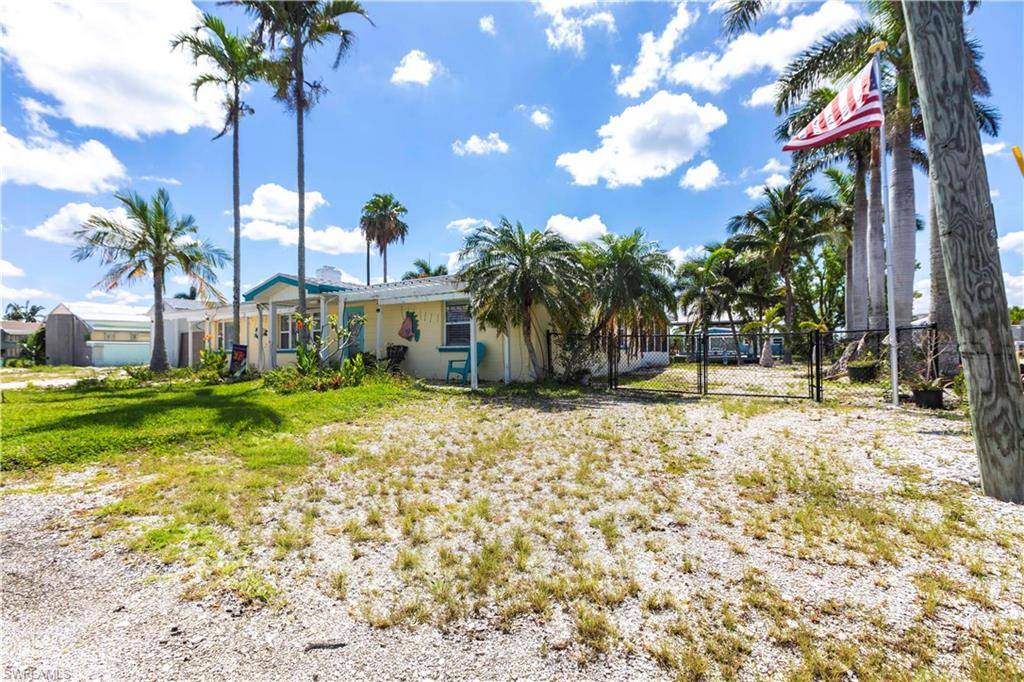 Matlacha, FL 33993,2631 Bayshore DR