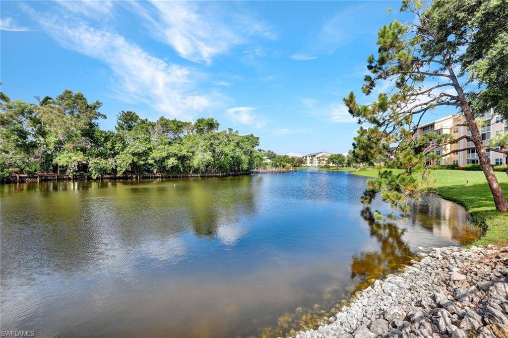 Naples, FL 34110,523 Club Side DR #2-523