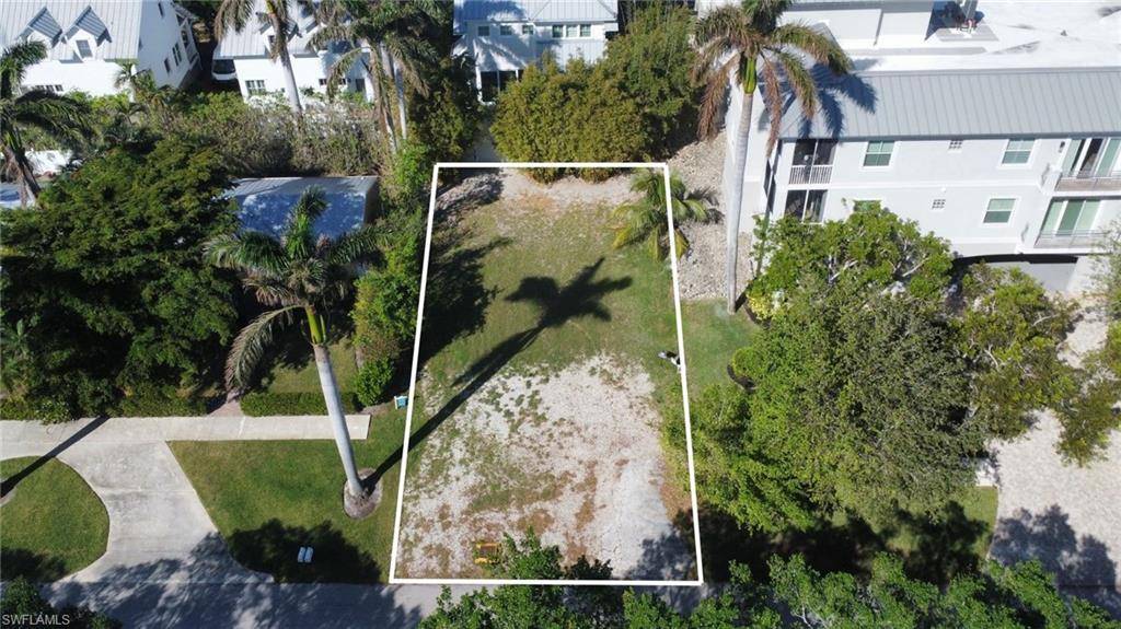 Naples, FL 34102,855 9th AVE S