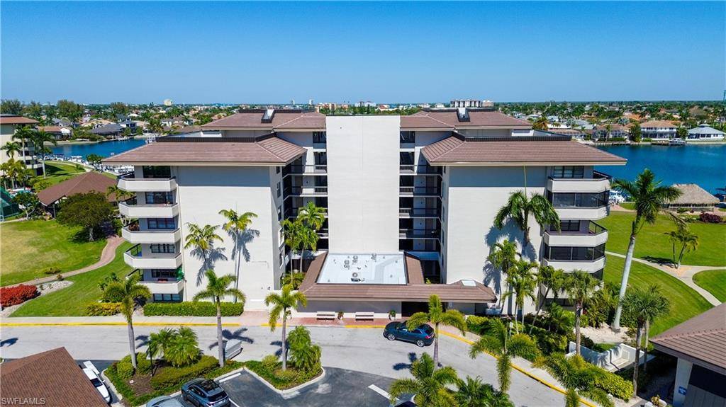 Marco Island, FL 34145,601 Seaview CT #Apt C-601