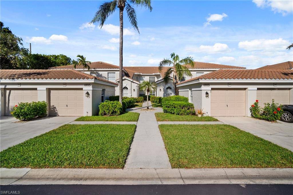 Naples, FL 34109,6935 Rain Lily CT #103