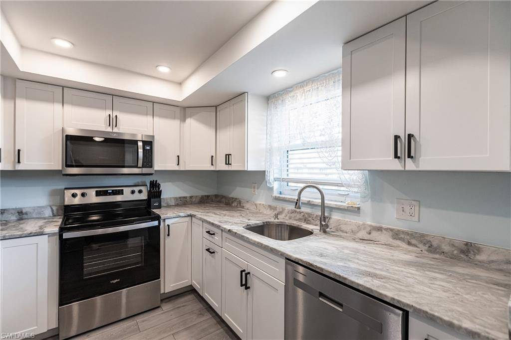 Naples, FL 34113,5435 Rattlesnake Hammock RD #E-307