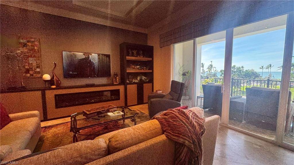 Naples, FL 34102,1400 Gulf Shore BLVD N #305