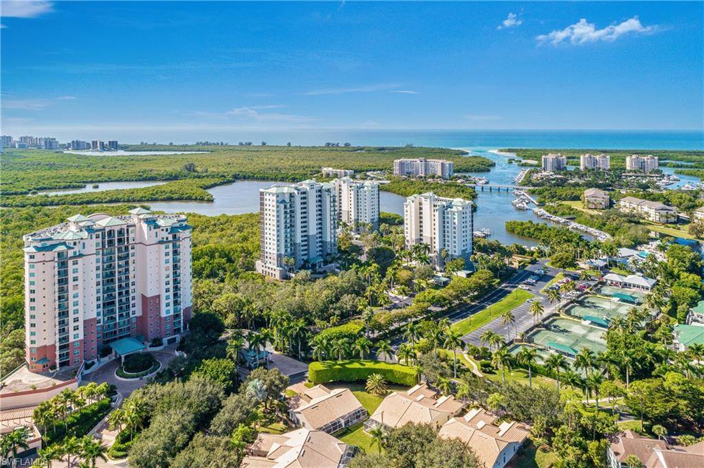 Naples, FL 34110,430 Cove Tower DR #1001