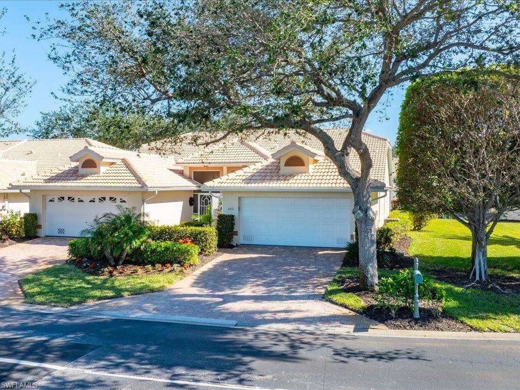 Naples, FL 34110,682 Wiggins Bay DR #2-2R