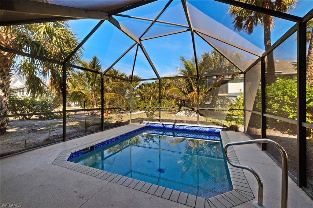 Sanibel, FL 33957,996 Greenwood CT N