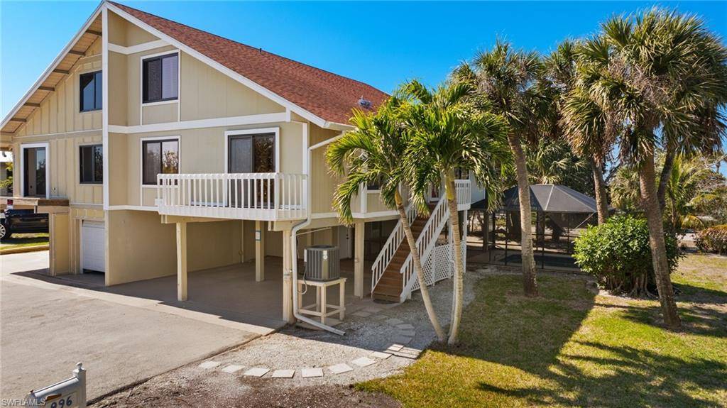 Sanibel, FL 33957,996 Greenwood CT N