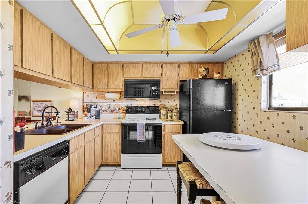 North Fort Myers, FL 33917,5705 Foxlake DR #11