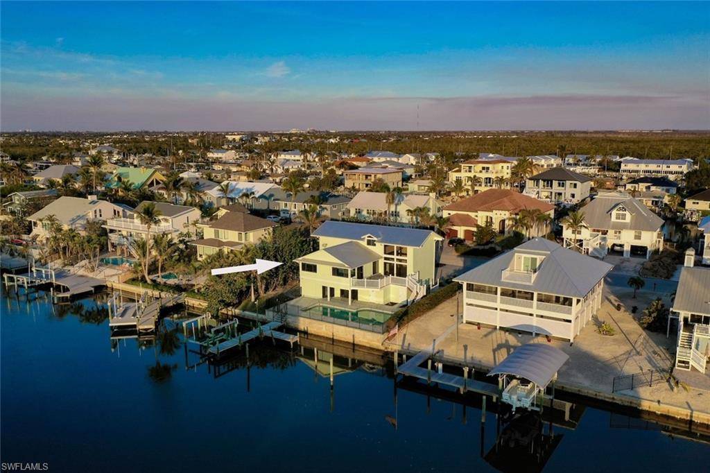 Fort Myers Beach, FL 33931,18292 Deep Passage LN