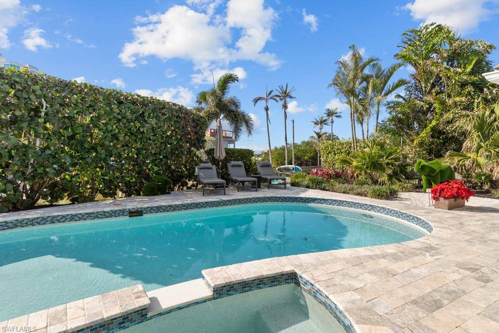 Naples, FL 34103,5215 SEASHELL AVE