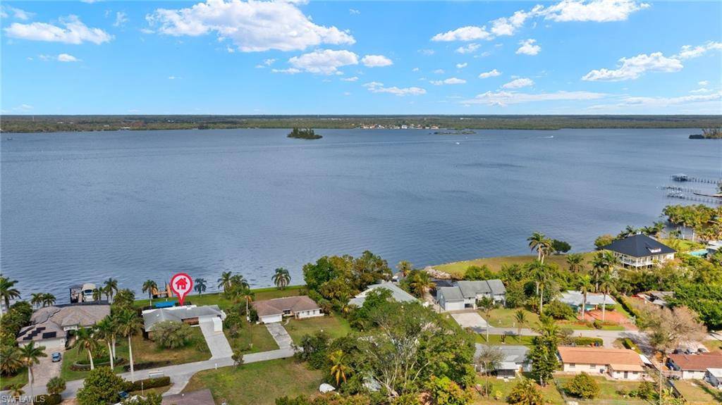 Fort Myers, FL 33916,4071 E River DR