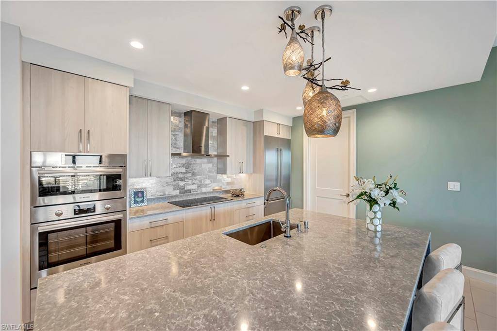 Naples, FL 34102,1115 Central AVE #541