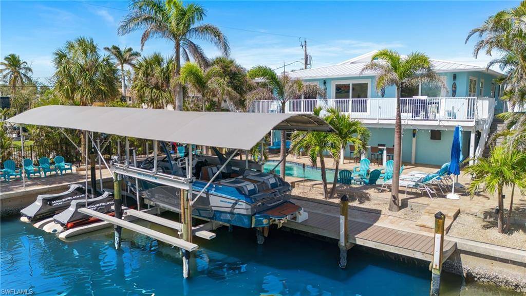 Fort Myers Beach, FL 33931,2 Avenida Carita