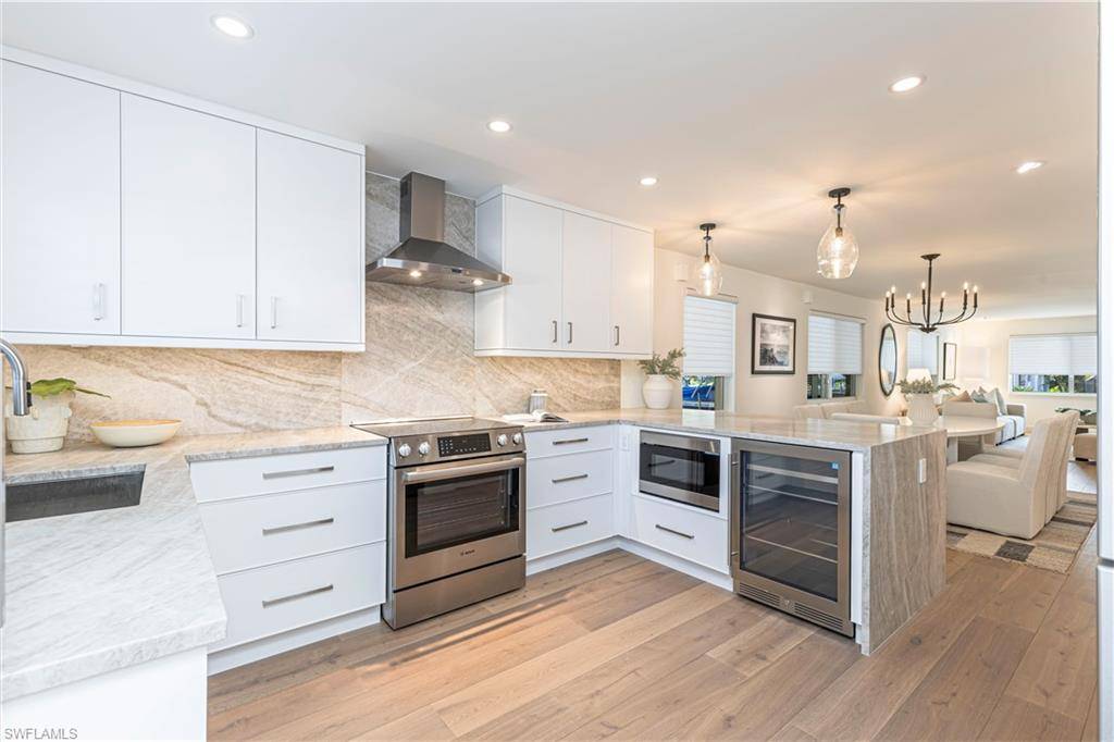 Naples, FL 34102,320 14th AVE S #320E