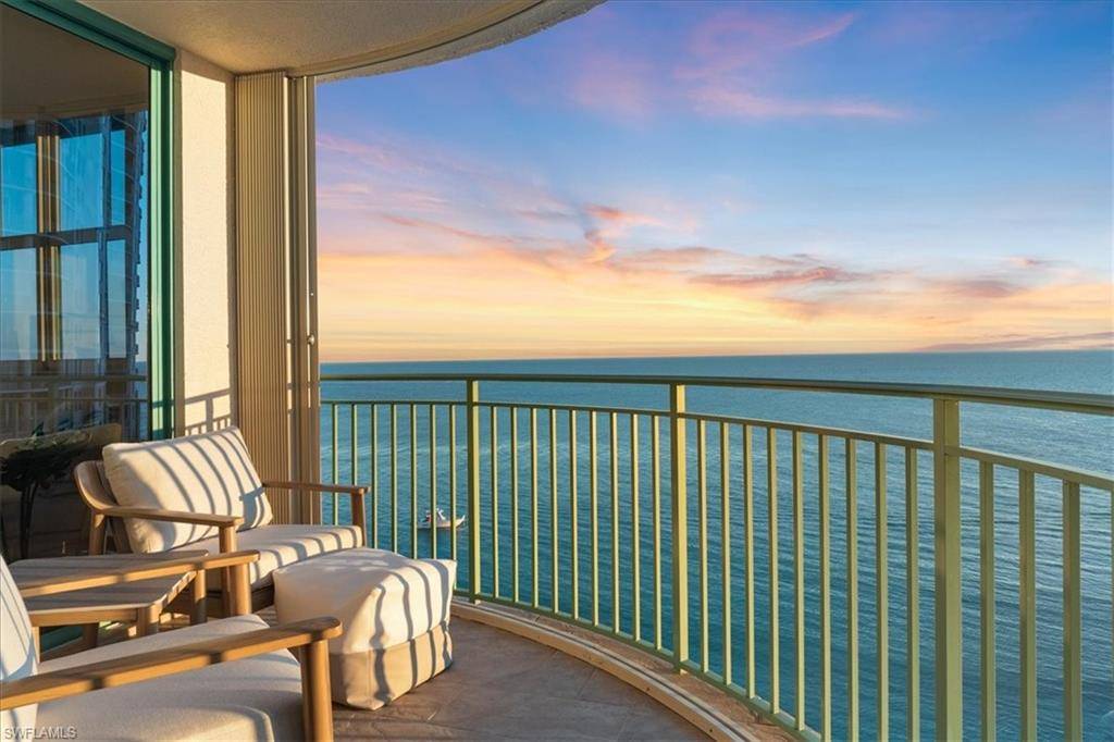 Marco Island, FL 34145,980 Cape Marco DR #805