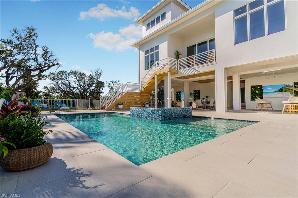 Fort Myers Beach, FL 33931,5921 Estero BLVD