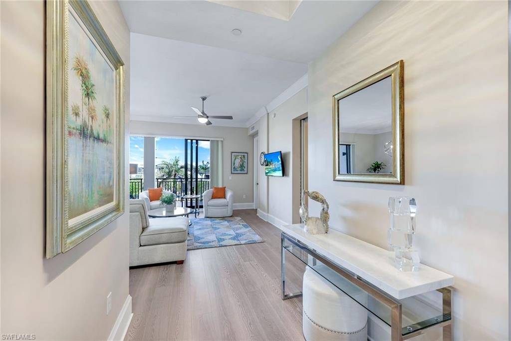 Naples, FL 34102,1030 3rd AVE S #305