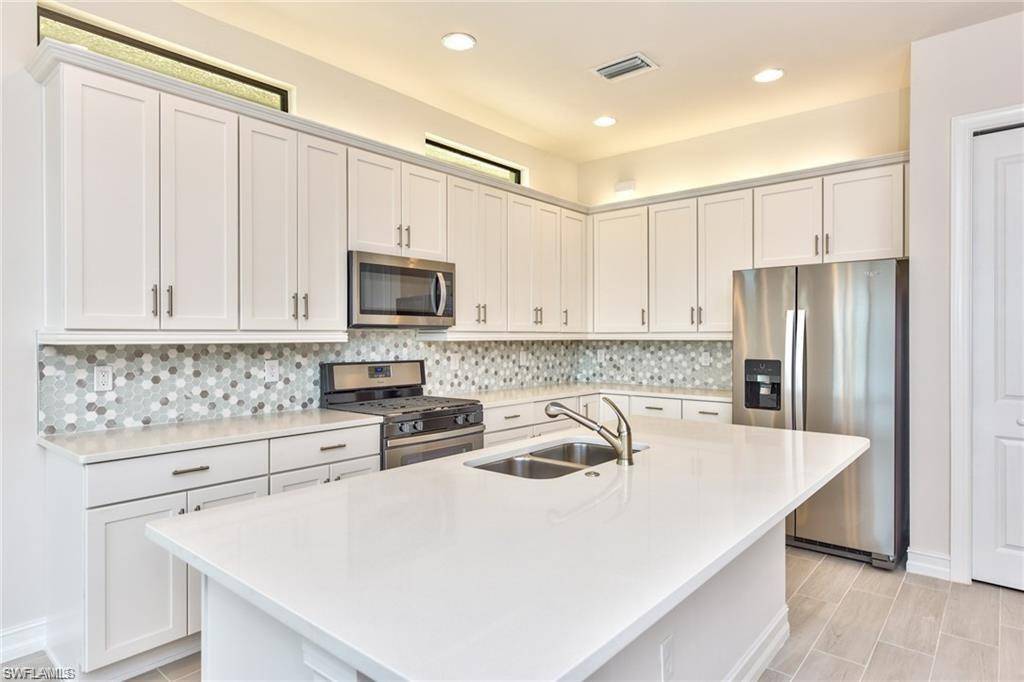 Fort Myers, FL 33908,15241 CORTONA WAY