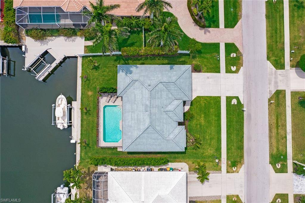 Marco Island, FL 34145,129 Leeward CT