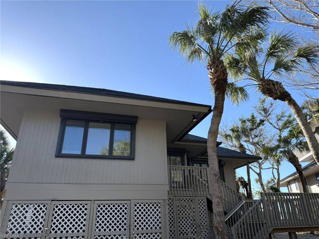 Captiva, FL 33924,484 Gulf Bend DR