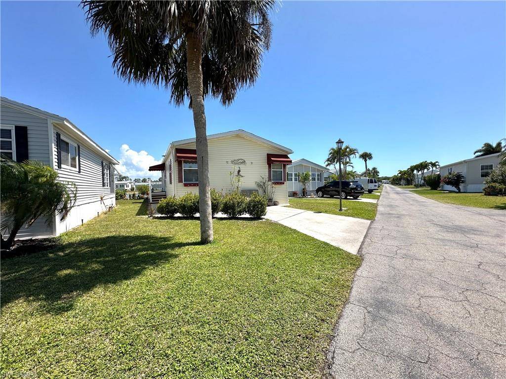 Estero, FL 33928,20081 Cobblestone CT