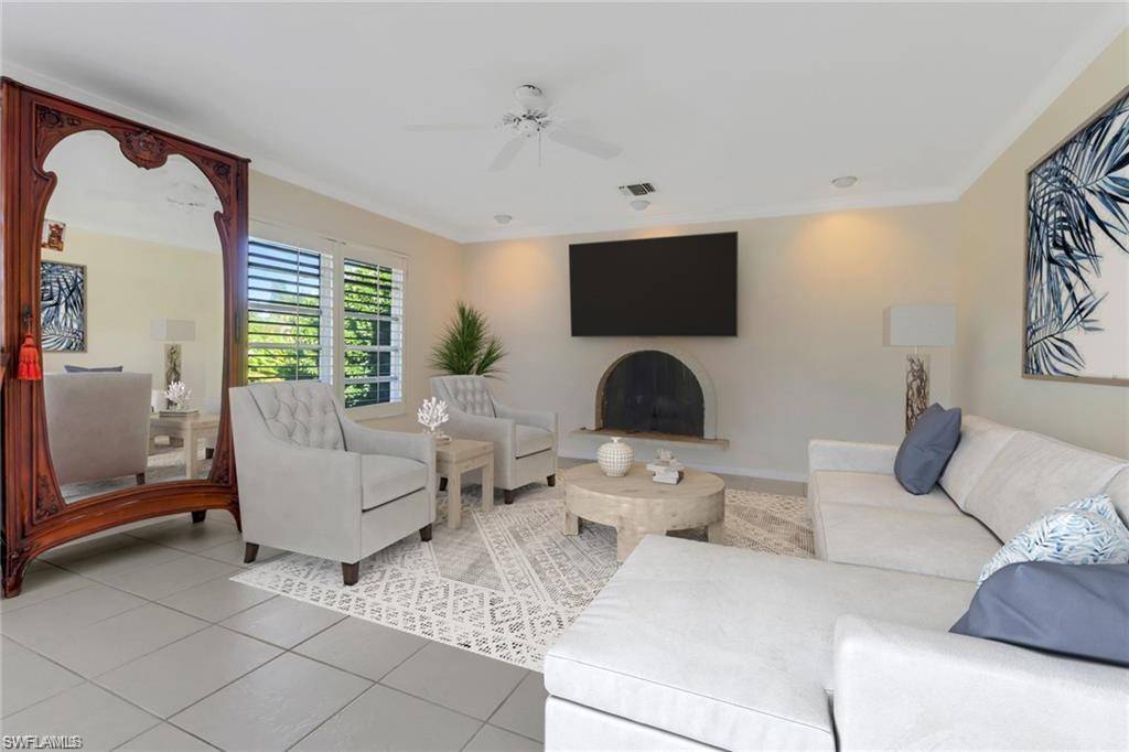 Naples, FL 34110,449 Cypress Way E