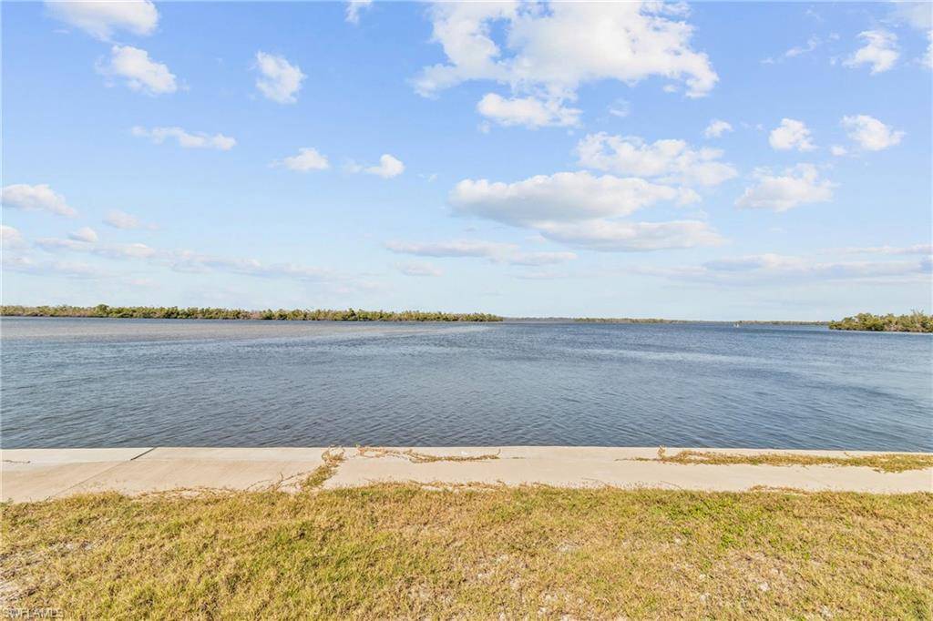 Matlacha, FL 33993,11915 Island AVE